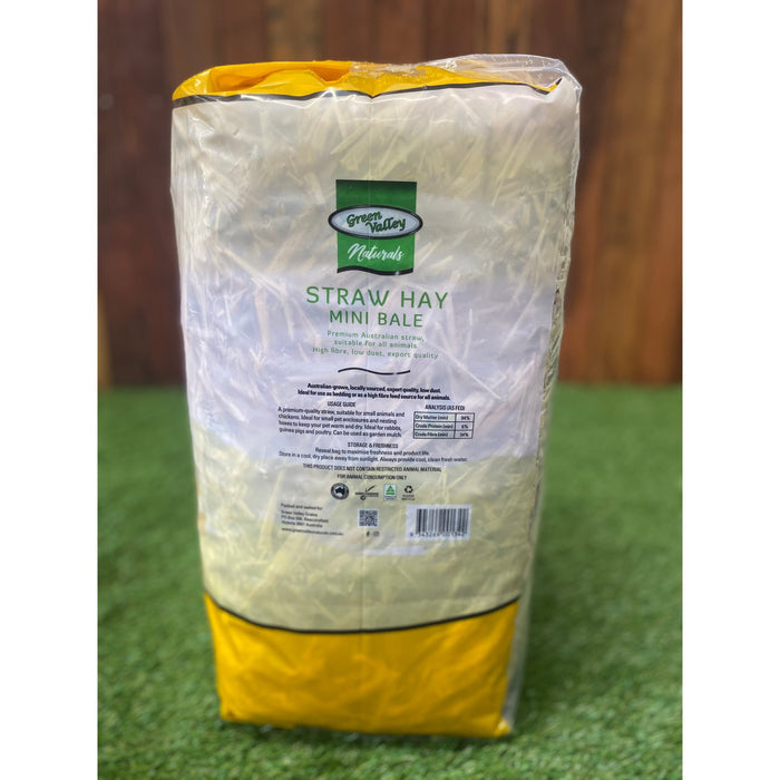 Green Valley Naturals Straw Hay Mini Bale for Small Animals and Birds 22L
